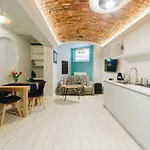 Appartement M5 Main Square Stylish One Bedroom