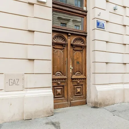 Διαμέρισμα M5 Main Square Stylish One Bedroom *