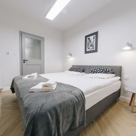 M5 Main Square Stylish One Bedroom アパート クラクフ