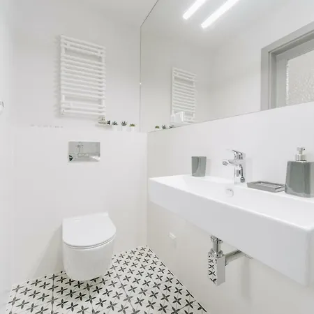 M5 Main Square Stylish One Bedroom